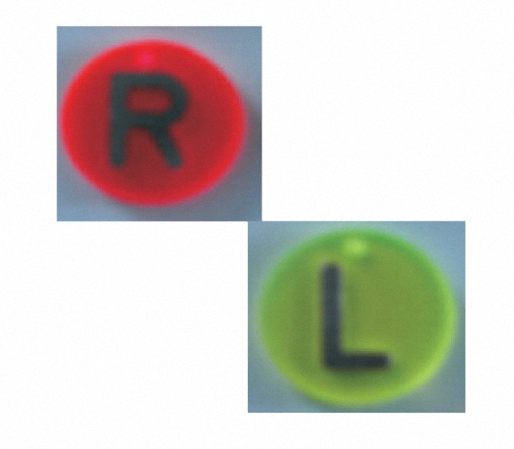 L oder R eingeklebt in Plexiglas